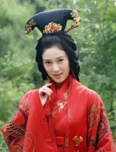 低顏周芷若、胖妲己、小龍女變小籠包，這10位演員演美人被罵不冤