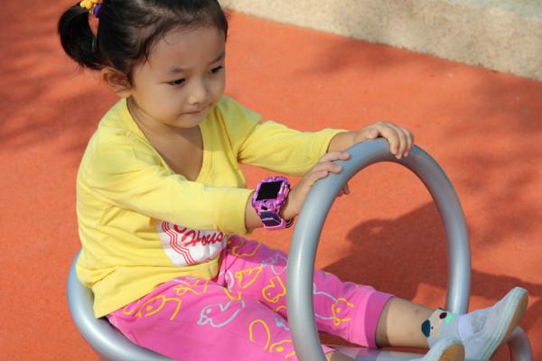 對標小天才的360兒童手錶S2如何？