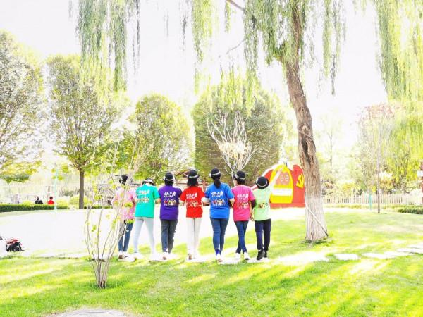 軍校三年姐妹情 重回故地尋初心 作者：劉鈺（蘭州）