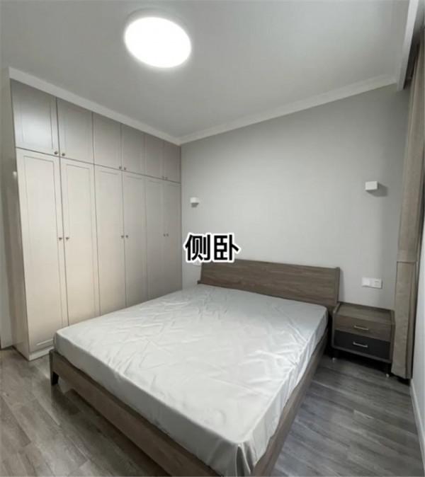 夫妻倆買下68㎡學區房，老破小三居室搖身一變溫馨居，網友：不錯