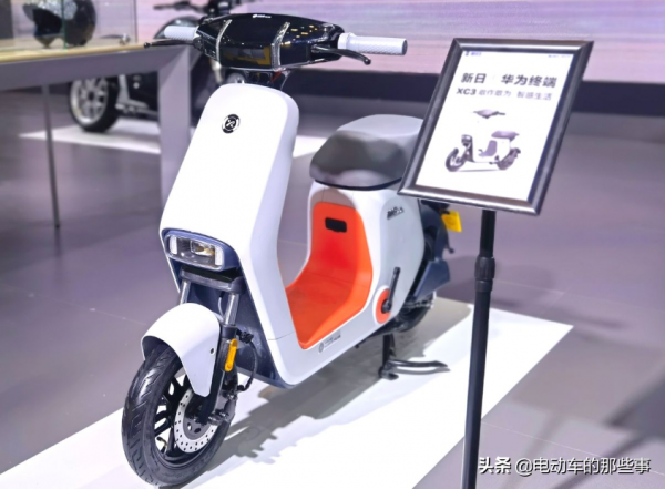 新日推出的2款電動車，智慧化功能強，汽車級鋰電池，保5年用10年