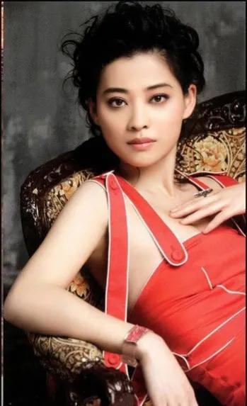 “絕世美人”梅婷的狗血愛情：為導演散盡家財，如今苦盡甘來