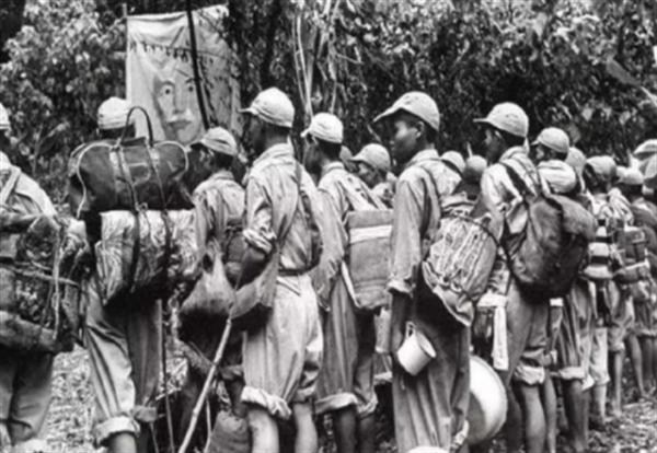 敵軍突然出現,炊事員急中生智,化解了一場災難,我軍大獲全勝 敵軍突然出現,炊事員急中生智,化解了一場災難,我軍大獲全勝