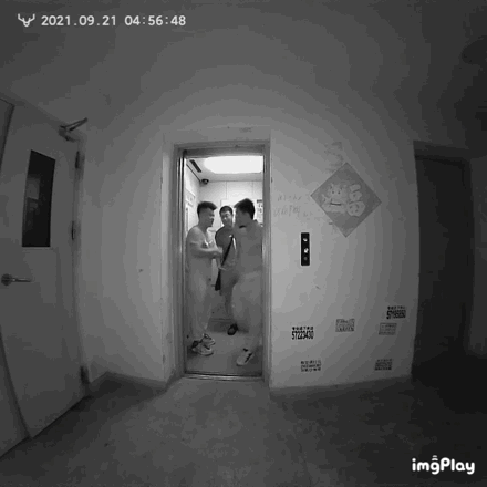 密碼鎖+可視貓眼+米家APP實時監控，黑科技堆滿，鹿客智慧鎖體驗