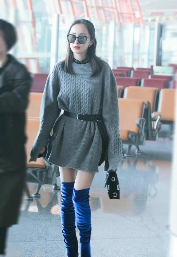 冉瑩穎真不怕凍，機場穿粉嫩超短裙好清涼，老公滿臉寫著不痛快