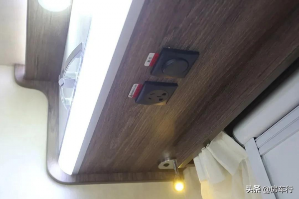 雙拓展，大空間，內外配置豐富齊全，拓銳斯特2021款簡約歐暢房車