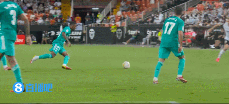 西甲-本澤馬絕殺維尼修斯傳射 皇馬3分鐘2球2-1逆轉瓦倫