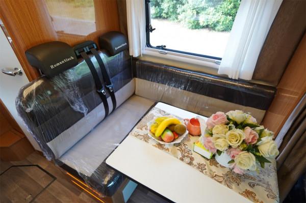 雙層地板的房車？國產房車大升級！羅曼特斯C100橫床版房車