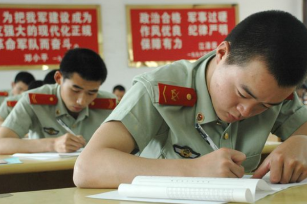 教育部傳來壞訊息，大學生迎來“新政策”，學生直呼不公平