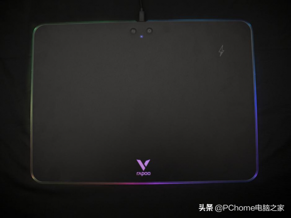 自帶炫酷燈效支援無線充電 雷柏V10 RGB滑鼠墊評測