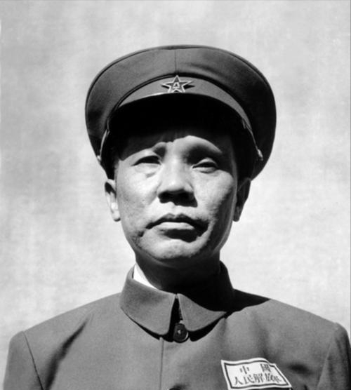 1958年一上將申請辭職，毛主席：你是拉屎不佔茅坑
