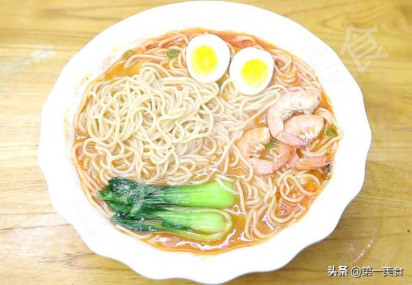 下班到家吃什麼？3種熱湯麵做法，比叫外賣強多了，驅寒又暖身