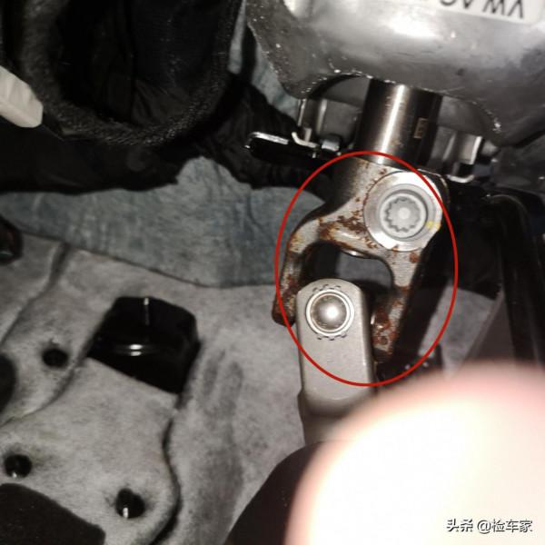 6萬多買輛才開四年的大眾寶來,扒開膠條讓人痛惜,賣家套路深 6萬多買輛才開四年的大眾寶來,扒開膠條讓人痛惜,賣家套路深