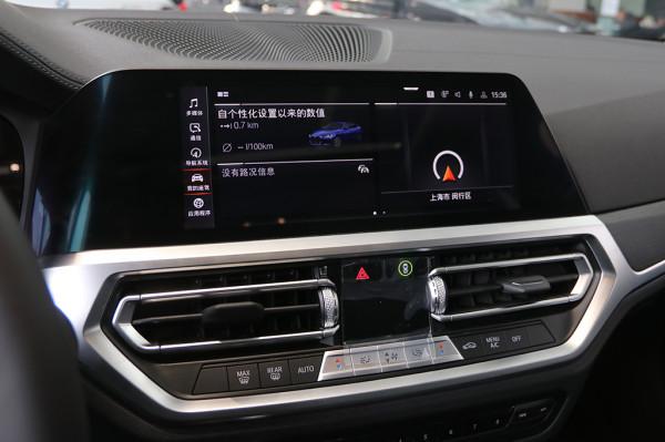 寶馬4系四門轎跑車實拍：外形動感拉風，實用性還不錯