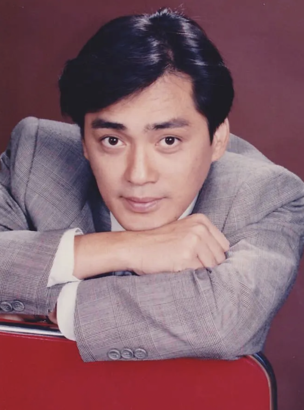 湯鎮宗：弟弟是湯鎮業，至今無緋聞，將普通妻子寵成了寶