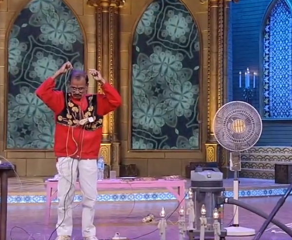 真實故事:印度58歲大爺被雷劈,全身都可發電,甚至可以烤熟雞腿 真實故事:印度58歲大爺被雷劈,全身都可發電,甚至可以烤熟雞腿