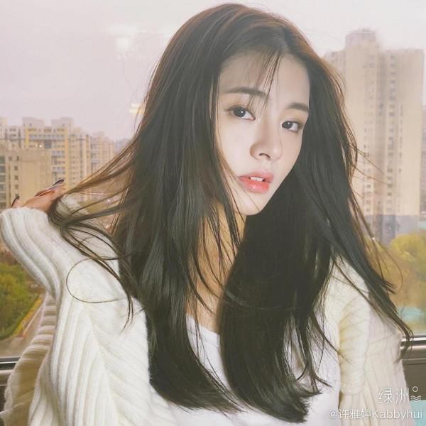 和郭富城傳過緋聞，演過《美人魚》，她還是陳鈺琪版《倚天》小昭