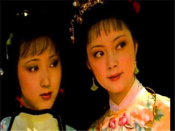 賈寶玉那麼愛林黛玉，賈母為什麼對他們的婚事始終不表態