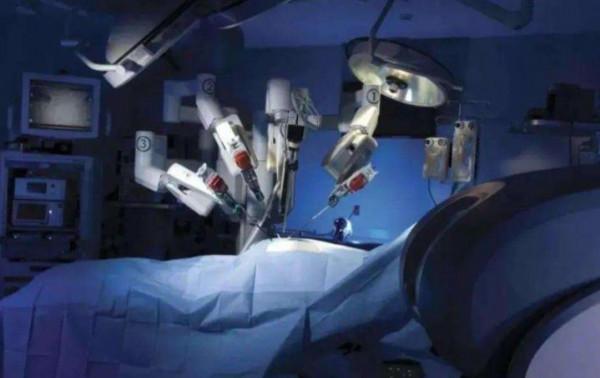 一臺裝置要價2500萬，美企佔據中國市場，國產手術機器人打破僵局