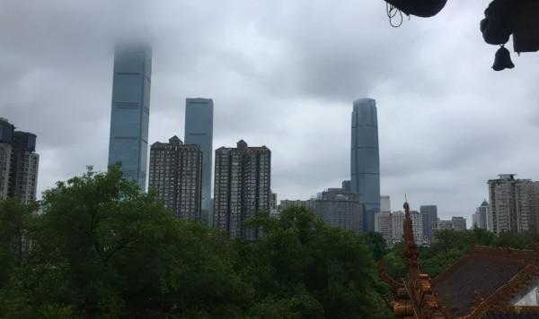 每個睡在長沙的人,都沒空在長夜痛哭 每個睡在長沙的人,都沒空在長夜痛哭