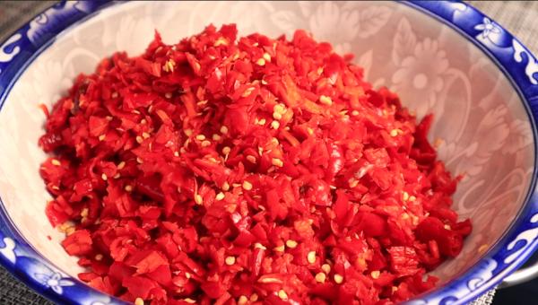 黃豆辣醬怎麼做才好吃？分享我家的“獨家秘方”，夾饃拌麵真解饞