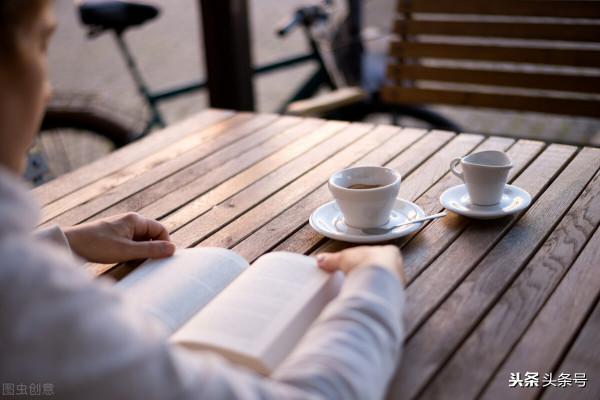 來看看這位號稱世界上最聰明的人是怎樣讀書的