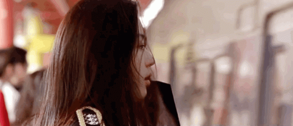 流動美態+不動氣場，才是美人的終極目標