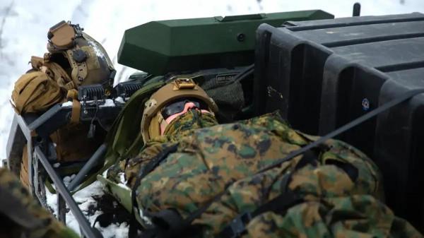 美國海軍實驗單位部署無人地面車輛用於山地訓練