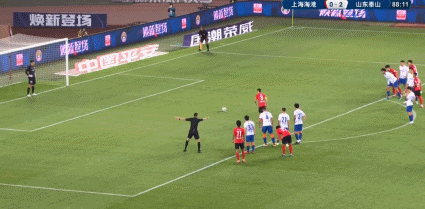 中超-孫準浩世界波奧斯卡失點，爭冠戰泰山2-0海港，8分優勢領跑