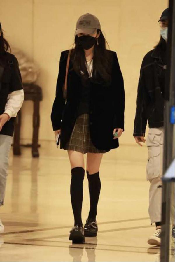 明星穿什麼——冬日必備單品小腿襪 明星穿什麼——冬日必備單品小腿襪