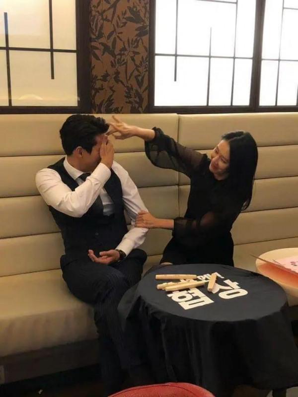 孫藝珍 × 玄彬 ​​​ 孫藝珍 × 玄彬 ​​​