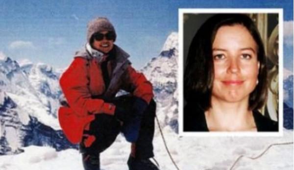 一對夫妻勇登珠穆拉瑪峰，妻子缺氧倒在歸程，她哀求道：別離開我