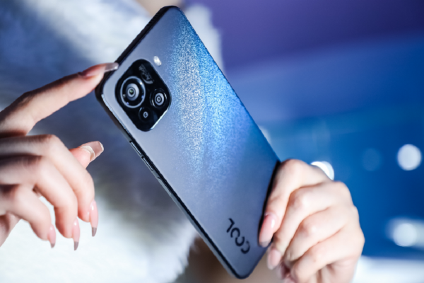 辭舊迎新！新年不妨換款好手機長面子，這4款機型可以直接抄作業