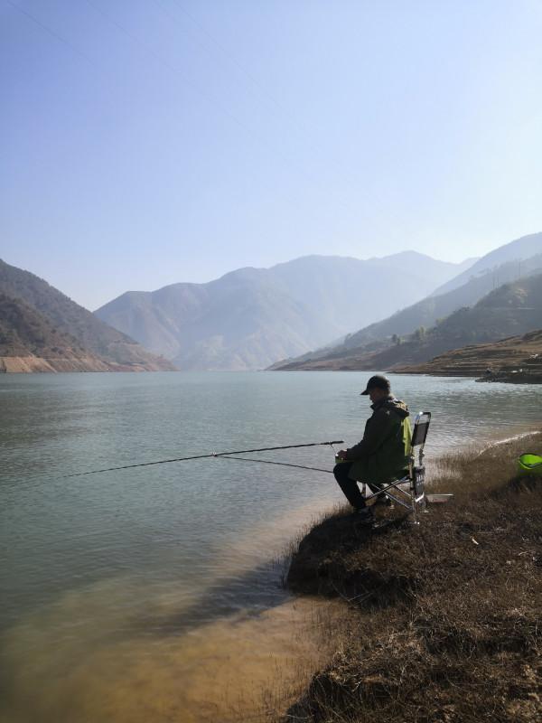 梅姐成功霸佔老公釣位,迎來新年開門紅 梅姐成功霸佔老公釣位,迎來新年開門紅