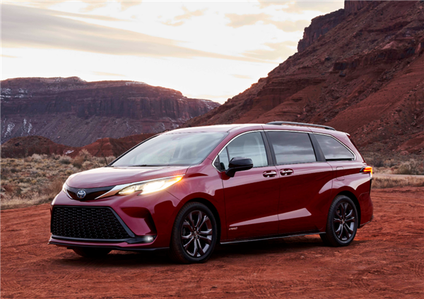 豐田賽那&OpenCurlyDoubleQuote;姊妹車型&rdquo;來了：掛皇冠標、配四驅