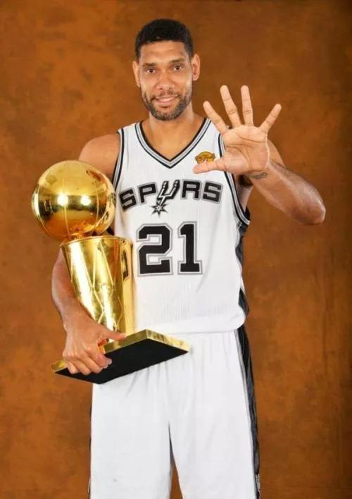 諾天王一人一城，NBA一人一城且至少拿到五個總冠軍的都有誰？