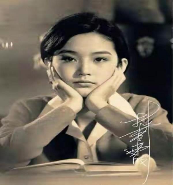 農村教師突然得知：親生妹妹竟是林青霞，相認後堅持不要一分錢