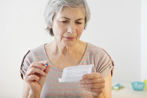 語音晶片導航電冰箱:告別一手拿說明書,一手操作的時代 語音晶片導航電冰箱:告別一手拿說明書,一手操作的時代