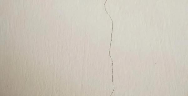 牆面開裂、發黴、鼓包?我有辦法了 牆面開裂、發黴、鼓包?我有辦法了