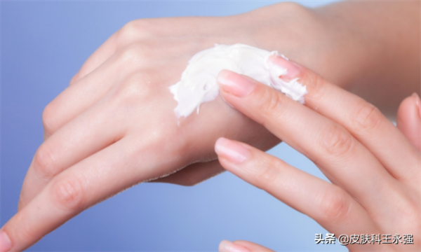 脖子上長了好多小肉疙瘩，有可能是感染病毒！教你絲狀疣該怎樣治