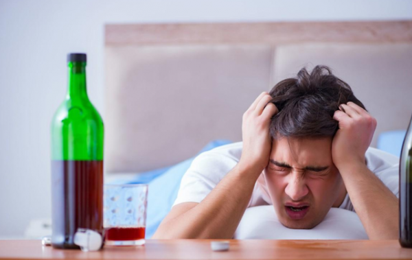 飲酒後若出現這4個現象，或許說明你不適合喝酒，儘量早一點戒酒