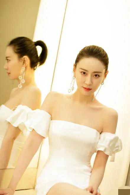 王樂君，著名演員，文靜淑女形象