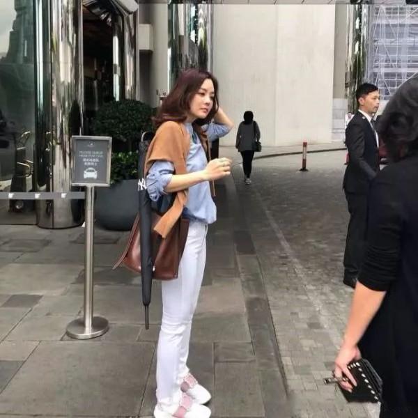 40歲蔡琳是真美人胚子，頭髮亂糟糟，還能美得這麼清秀