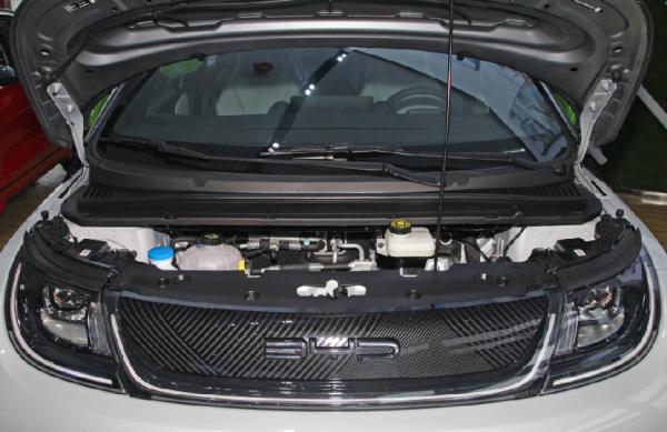 外觀嬌小、短途出行夠用,這兩款小型車適合上下班通勤 外觀嬌小、短途出行夠用,這兩款小型車適合上下班通勤