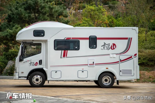 30萬出頭能入的輕卡房車，輕量化車身帶1100W太陽能，提車直接玩