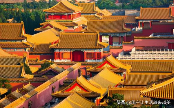 北京故宮是世界上現存規模最大、儲存最完整的木質結構古建築之一