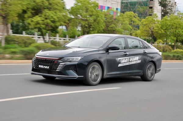 東風風神奕炫MAX，試裝車的試駕也很爽，若十萬會大賣嗎？