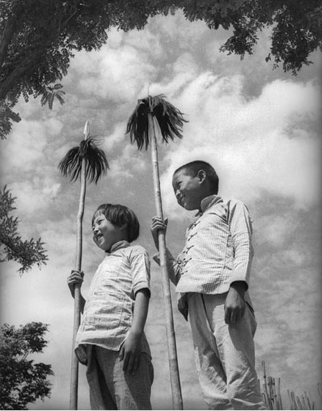 農民幫解放軍帶路，求找離家18年的哥哥，說出名字戰士急送司令部