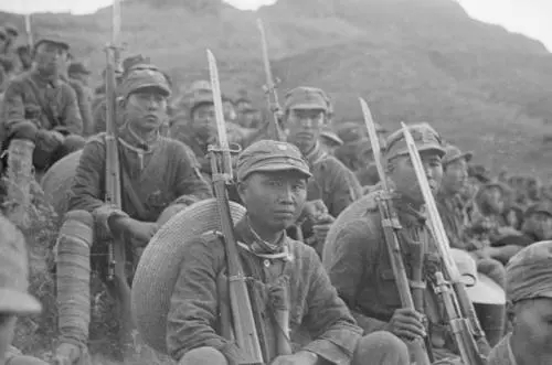 毛主席笑著給他特批,最年長的開國中校,經歷跨越整個中國近代史 毛主席笑著給他特批,最年長的開國中校,經歷跨越整個中國近代史