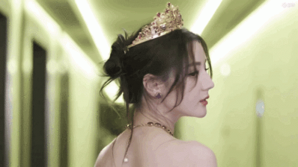 拒絕不了的美貌身材:迪麗熱巴 拒絕不了的美貌身材:迪麗熱巴